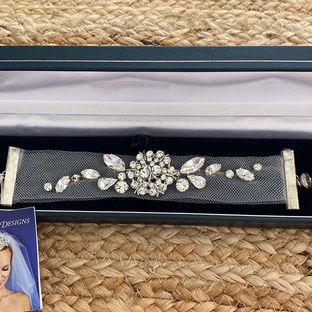 “RICHARD DESIGN” Bridal Head Jewelry Absolutely Gorgeous, (New)